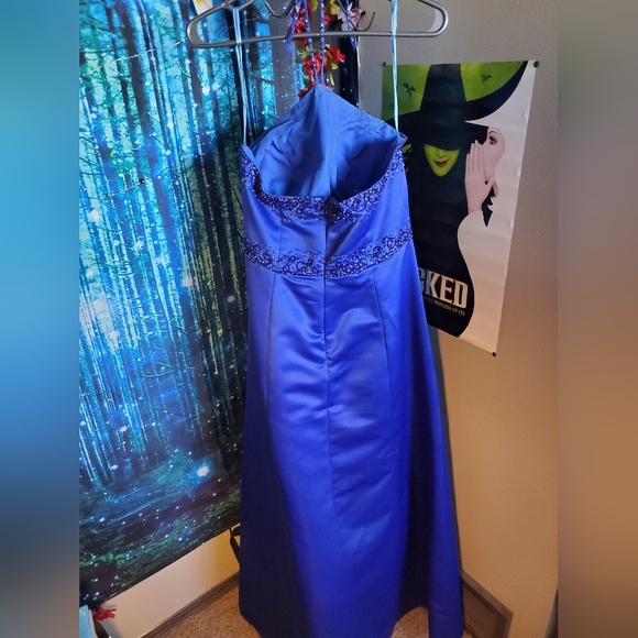 VINTAGE Y2K Stunning blue gown with empire waist, beading details only worn once - Picture 5 of 7